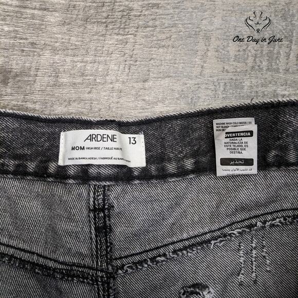 Ardene Juniors High Rise Mom Jeans Size 13 - Picture 2 of 6